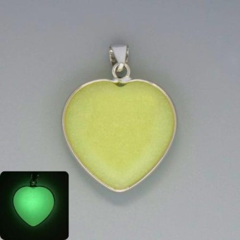 Heart Pendant with Green Onyx, 26x26 mm ±, length ~36 mm, in a Silver Plated Setting