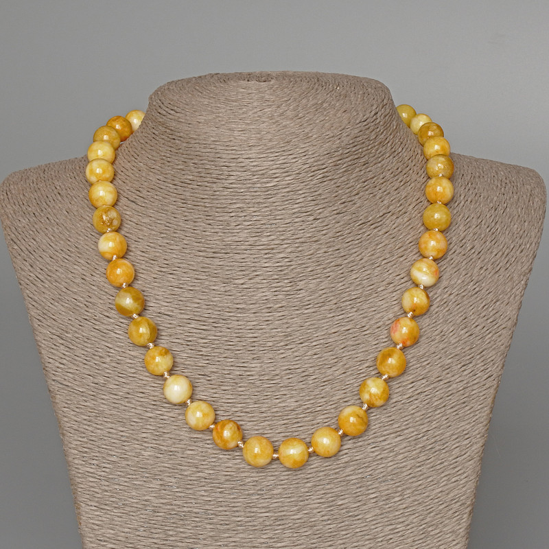 Necklace of Yellow Jadeite, smooth round beads, diameter 10.5mm, length 49cm