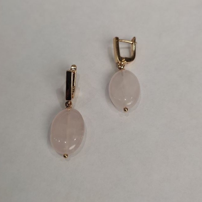 Earrings Pink Quartz Oval, diameter 13×18 mm±, with a English (sic) lock, length 36mm+