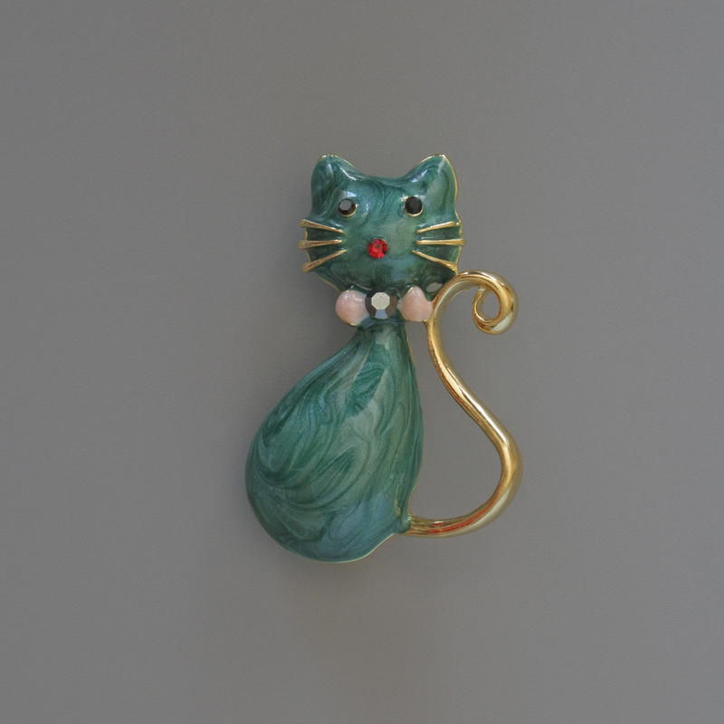 Brooch Pendant Cat Dark Green Pearl-Glazed Enamel with Sparkles, Rhinestones, Gold-Toned Metal 25x39mm