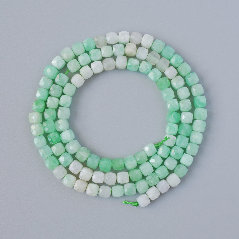 Emerald Beads, Natural Stone, Faceted Cubes, 4mm diameter ±, 39cm strand