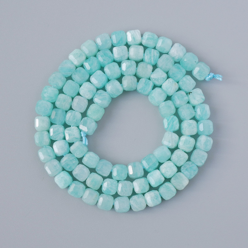 Amazonite Beads natural stone, faceted cube, diameter 4–5 mm, length 39 cm on a thread