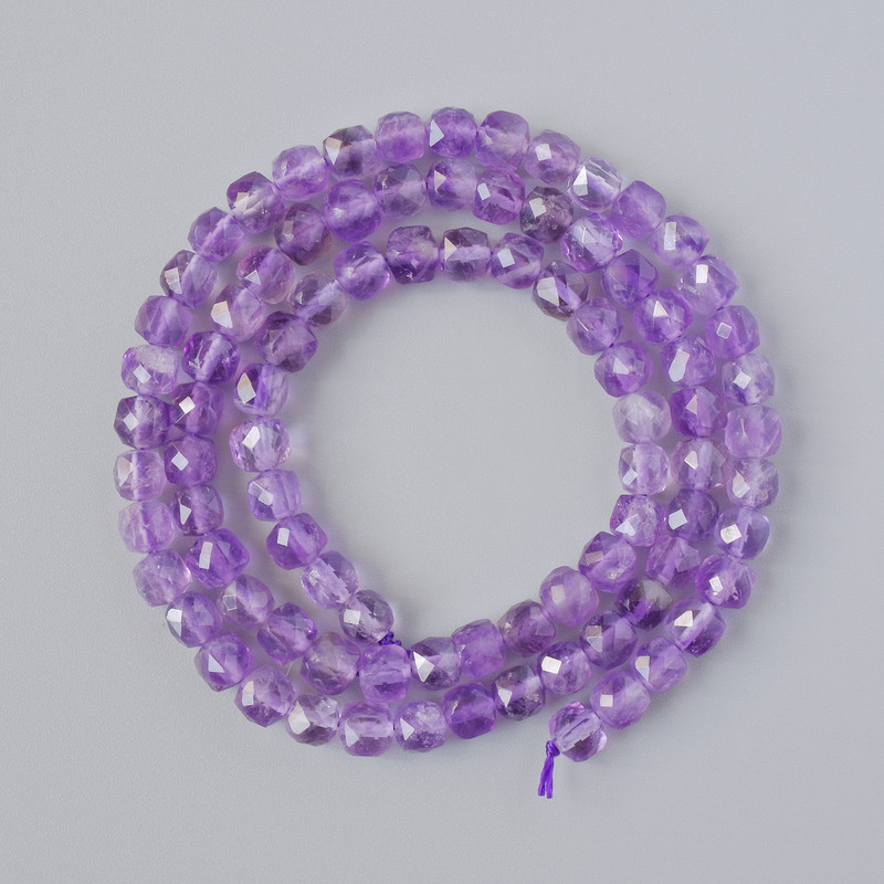 Amethyst Beads natural gemstone, faceted cube shape, diameter 4–5 mm±, thread length 38 cm±