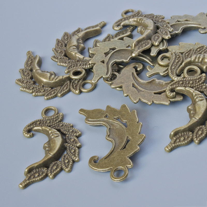 Pendant hardware "Moon", diameter 27x15mm, bore diameter 2.4mm, packaged 13+ pieces, bronze metal color