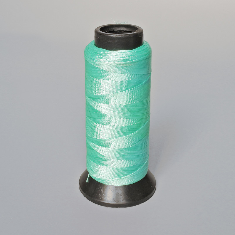 Turquoise-colored spool thread, 0.6 mm nylon for crafts, 500 m