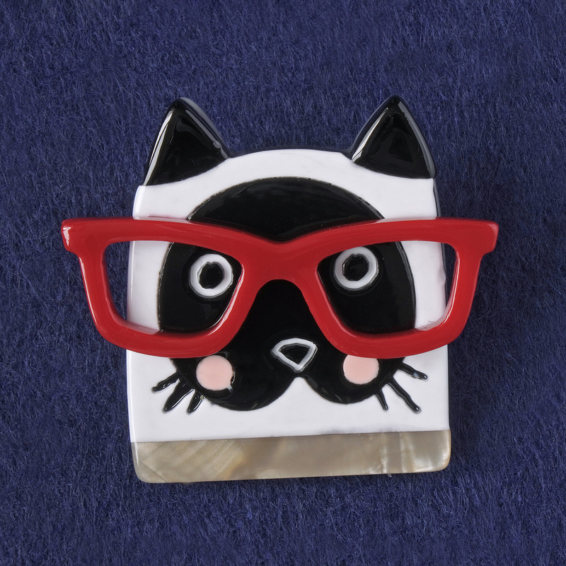 Brooch Cat in red, white and black enamel, mother-of-pearl, silver metal 36x40mm+