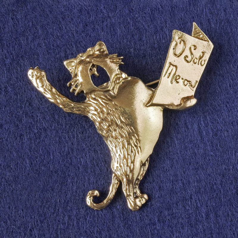 Brooch-Pendant Cat "O Solo Meow", gold-tone metal 49x46mm+