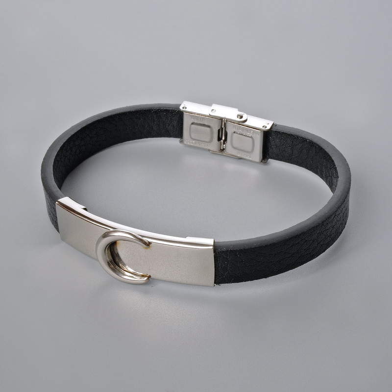 Men's bracelet with metal inlays, 21 cm length, 10 mm+/- thickness + inlay 14 mm+/-, black faux leather