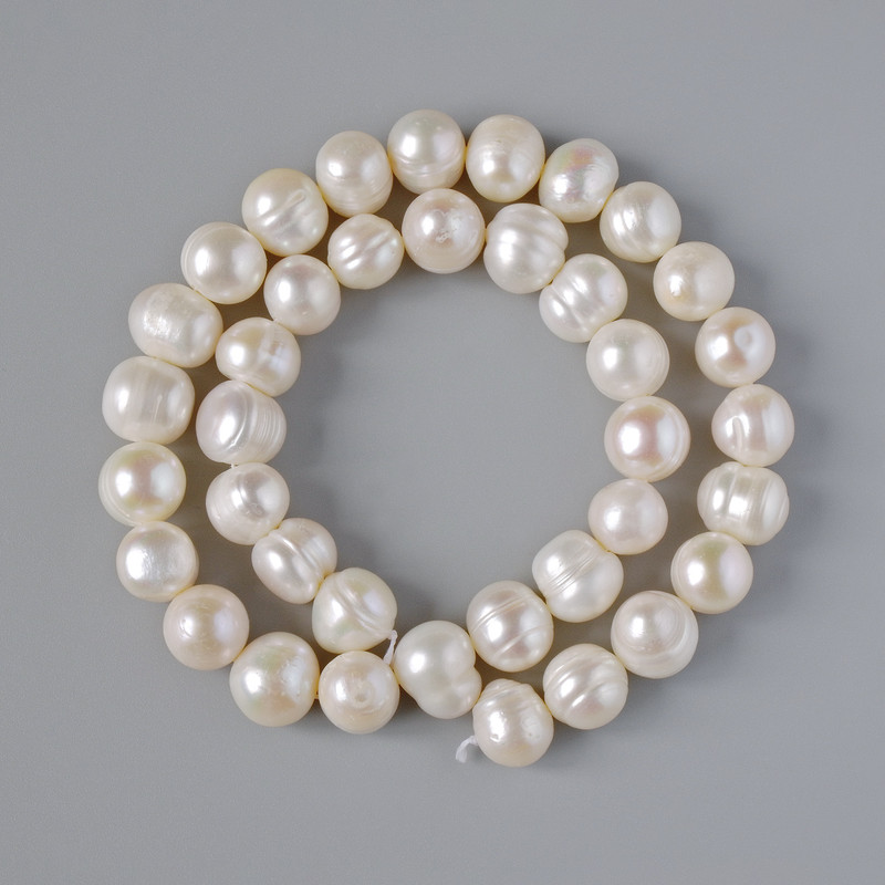 Freshwater Pearls with Relief, diameter 9.5×8.5mm+, length 35cm+, on a thread