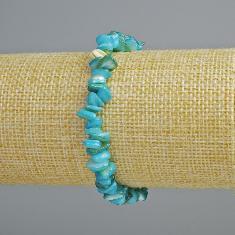 Bracelet of Blue Mother-of-P pearl shard, diameter 7x2mm+-, length 18cm+- (stretch)