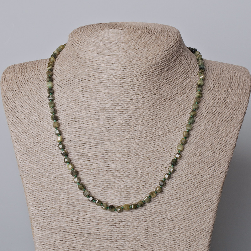 Necklace Turquoise? Wait: turmaline green natural stone faceted cube, diameter 4mm±, length 45-50cm±