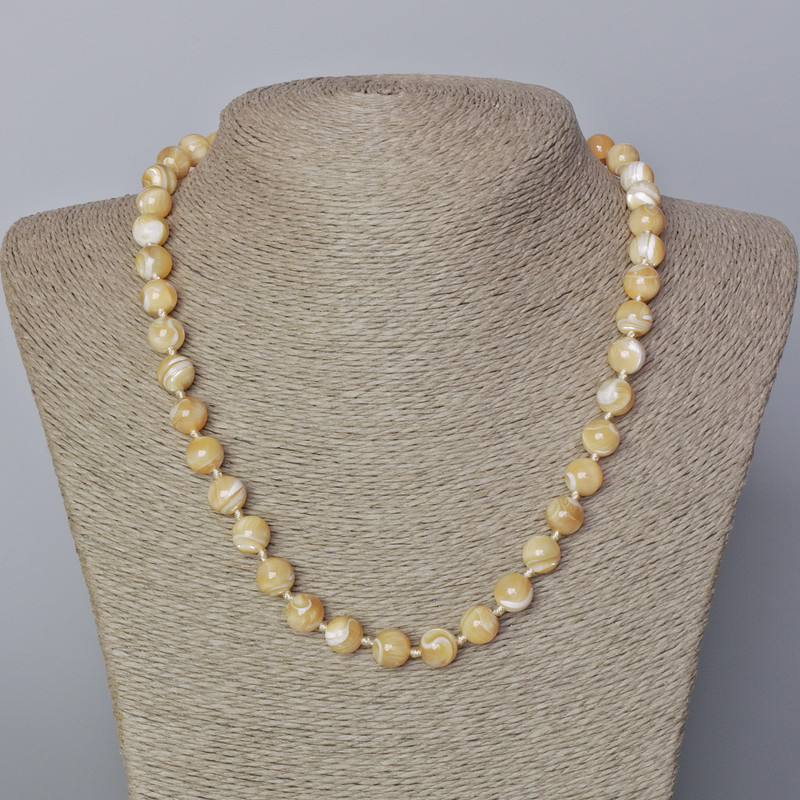 Necklace with Beige Natural Mother-of-Pearl, smooth round beads, 9mm diameter, length 45-49 cm