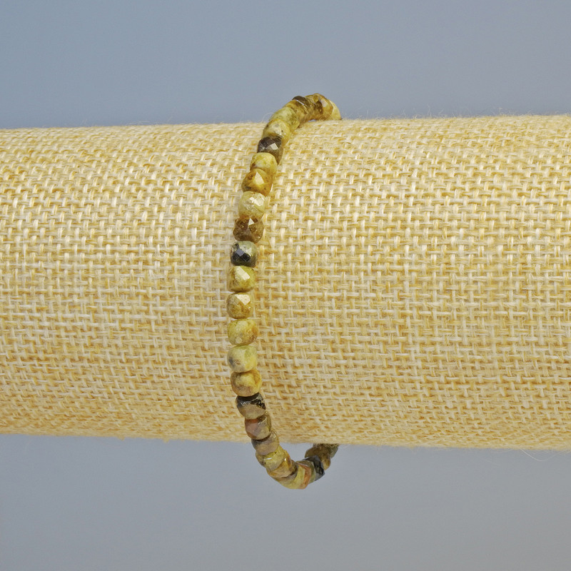 Bracelet Grossular (green Garnet) natural gemstone faceted cube, diameter 5mm± (stretch), length 18cm+