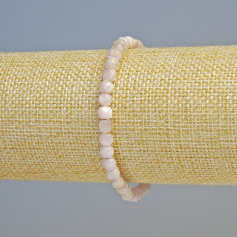 Kunzite Bead Bracelet, natural gemstone, faceted cube, diameter 4–5 mm, stretch, length 18 cm