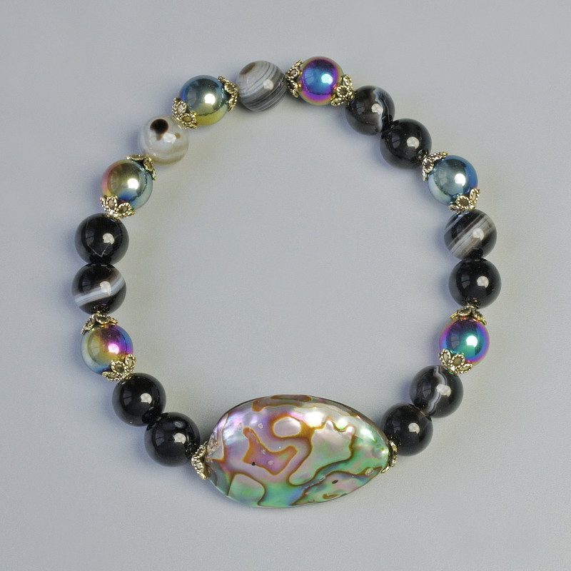 Agate and Hematite Bracelet with Smooth 8mm Beads (stretch) 18cm length, with Chalcedony insert, 29x16mm
