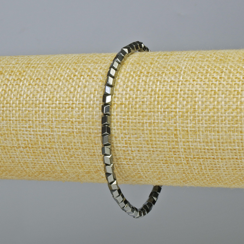 Hematite Bracelet Hexagonal Zigzag Black Color, diameter 3.5x3.5 mm ±, length 18 cm ± (stretch)