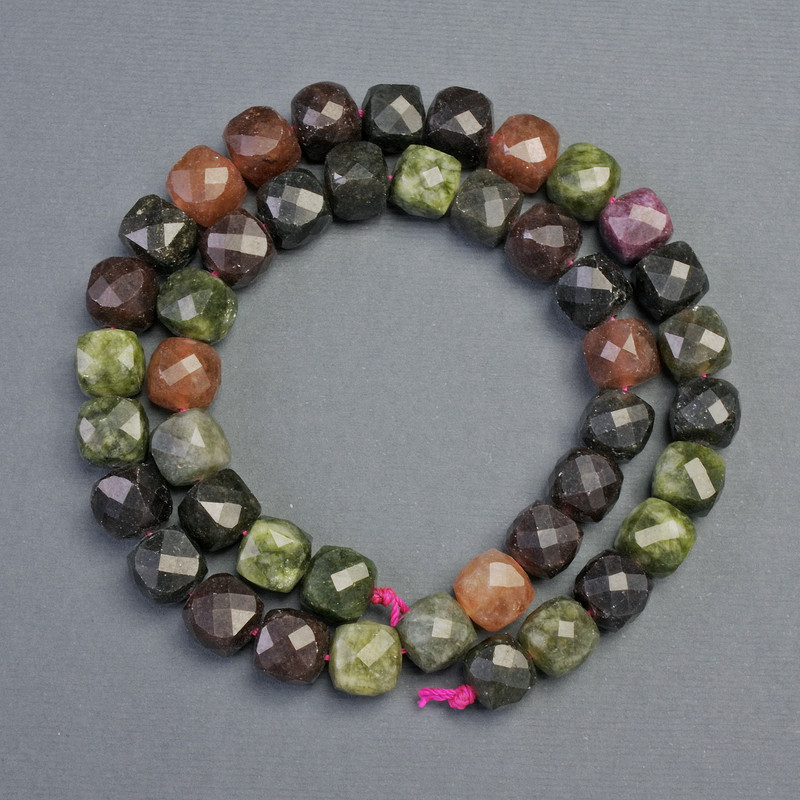 Natural gemstone beads Tourmaline faceted cube, 9x9mm diameter, length 38cm