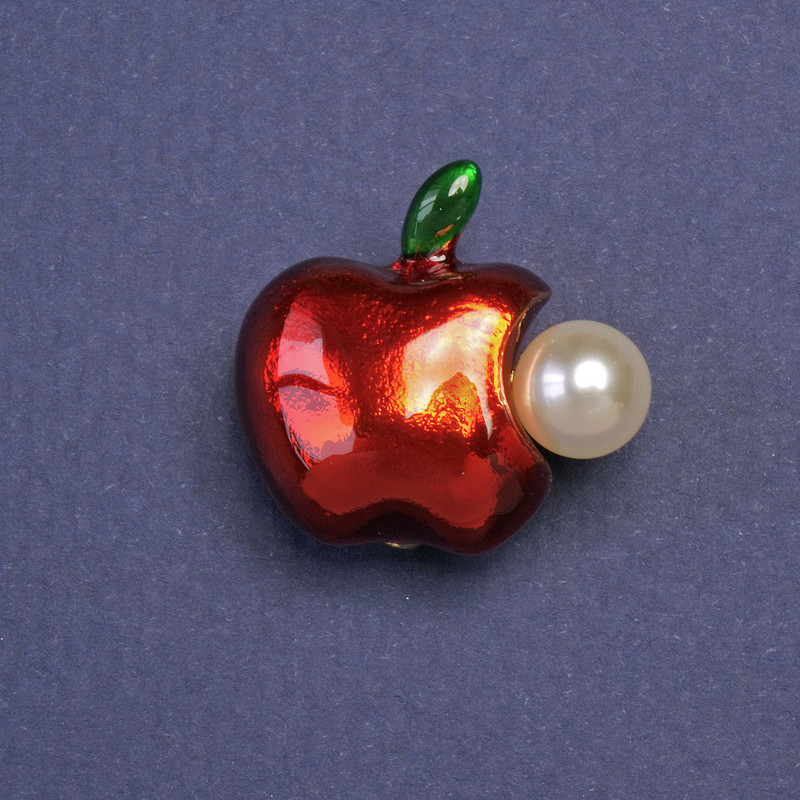 Brooch Apple with Pearl red enamel metal color gold 22x24mm+