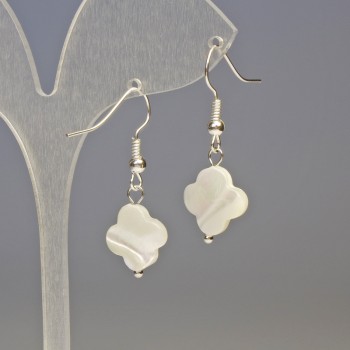 Earrings with Mother-of-P Pearl Four-leaf Clover, diameter 13x13mm±, length 3.3 cm