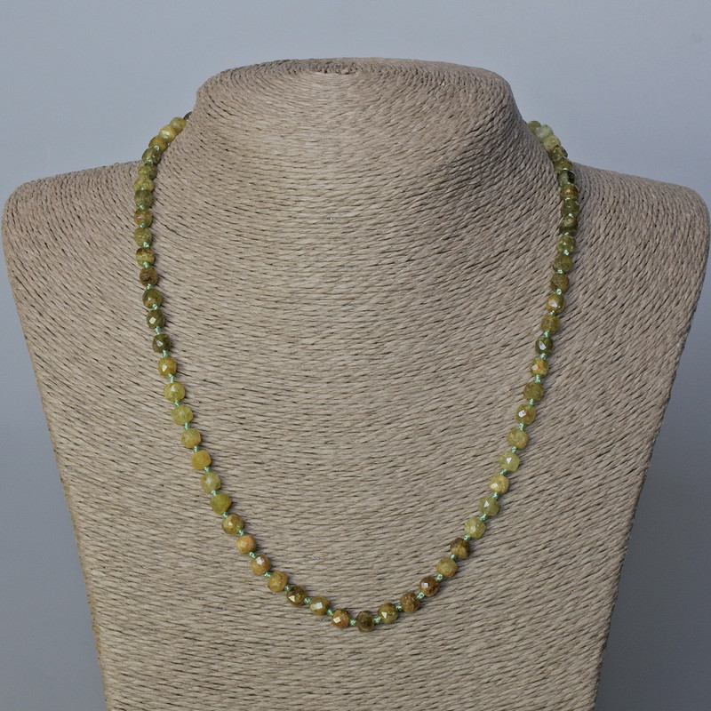 Grossular Necklace (green Garnet) natural faceted stone cube, diameter 5x5mm±, length 51cm±