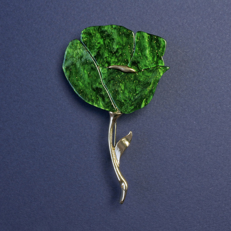 Brooch poppy green mother-of-pearl with rhinestones golden metal 76x46 mm+