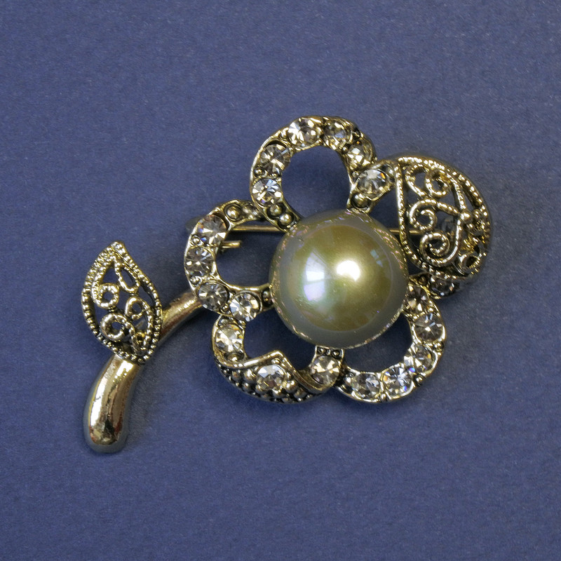 Brooch Flower with Gray Pearl and Rhinestones 48x30mm+- gold-tone metal