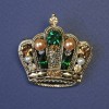 Brooch Crown with green and yellow rhinestones and pearls 40x40mm± gold-tone metal