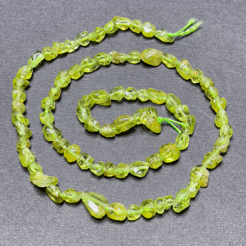 Chrysoprase Beads on Thread, Faceted, 6x4 mm, length 40 cm