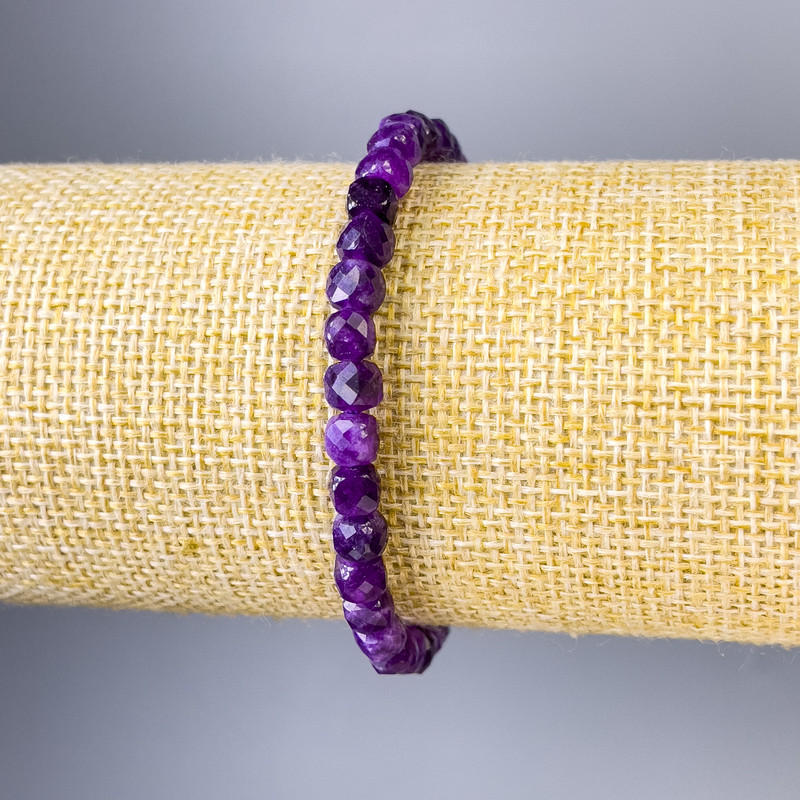 Sugilite Bracelet Faceted Cubes, 5x5 mm, 18 cm length stretchy