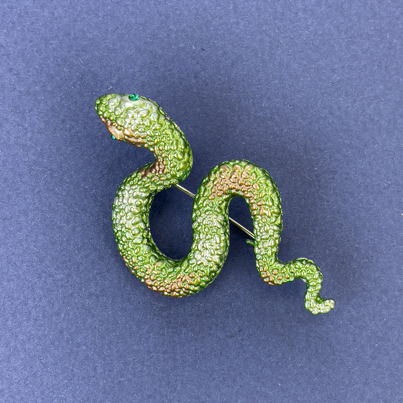 Brooch Pendant Serpent Light-Green Enamel with Green Rhinestones Silver Metal 30x55mm +