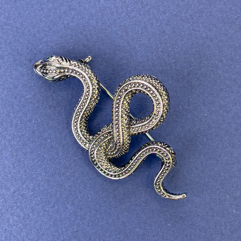 Brooch Pendant Snake with Green Rhinestones Silver-tone Metal 30x55mm +