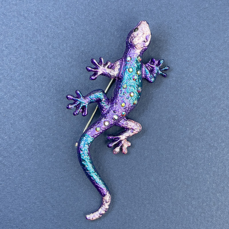 Brooch Lizard blue-violet with rhinestones 29x74mm+