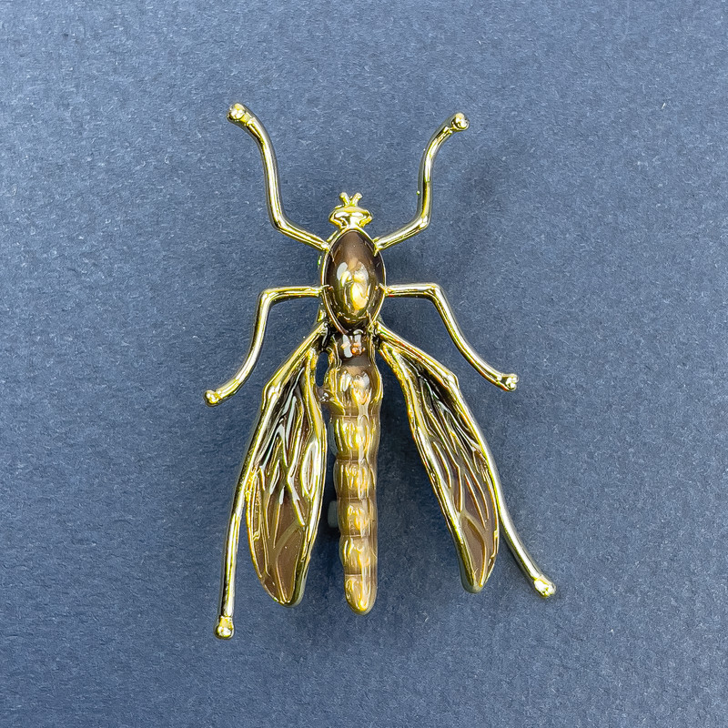 Brooch Insect in brown color with golden metal, diameter 39mm±, length 42mm±