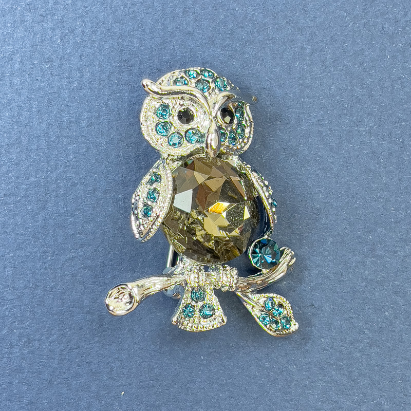 Brooch Pendant Owl Blue Crystals Gray Crystal Silver Metal, diameter 26mm+-, length 36mm+-