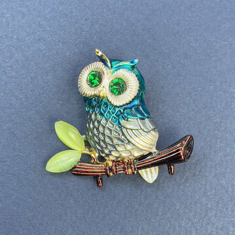 Brooch Pendant Owl with green rhinestones, multicolor enamel, antique gold metal, diameter 37mm±, length 34mm±