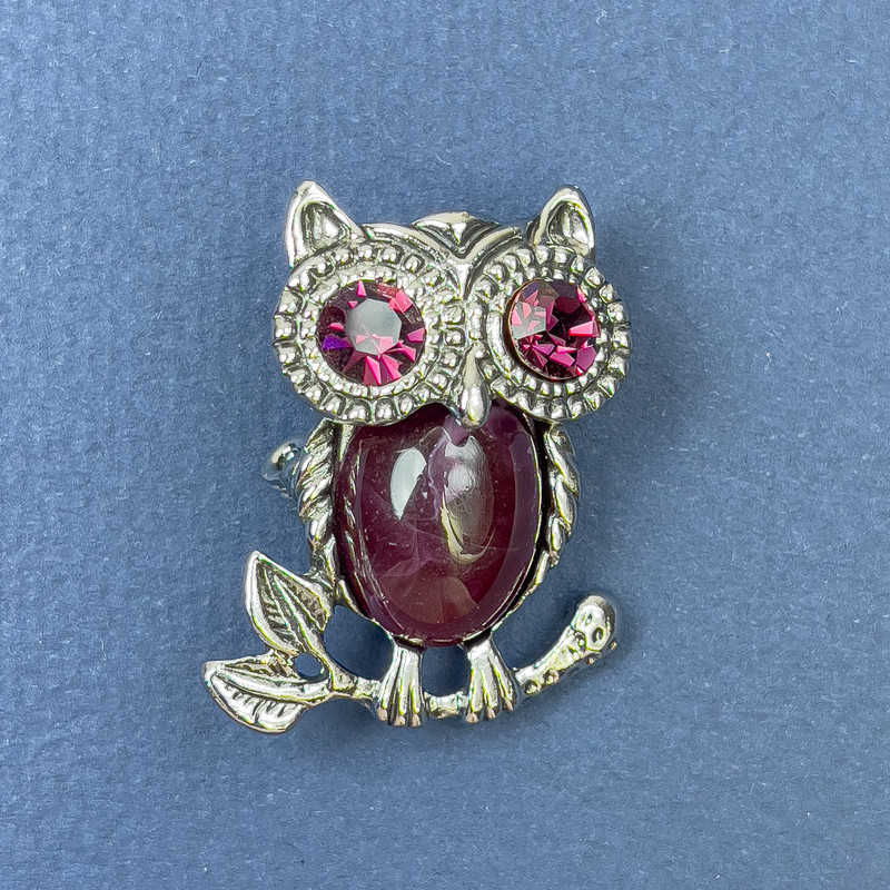 Brooch Pendant Owl with pink crystals Purple stone Silver metal, diameter 25mm+-, length 34mm+-