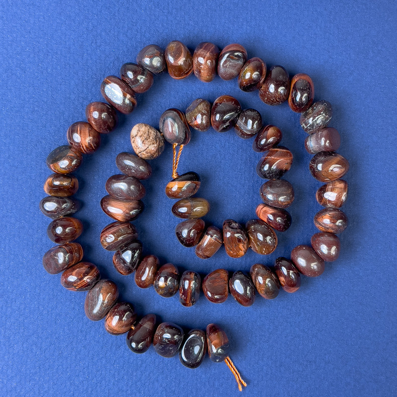 Bull's Eye Beads Cabochon 9×6 mm ± on Thread, Length 41 cm+