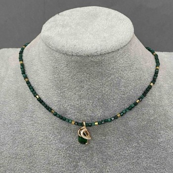 Choker Malachite Faceted Cube, diameter 2mm± with gold-toned metal pendant, length 36-40cm± with clasp