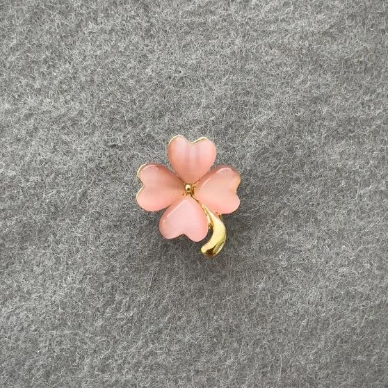 Shamrock Brooch with Pink Cat's Eye and Golden Metal 21×16 mm