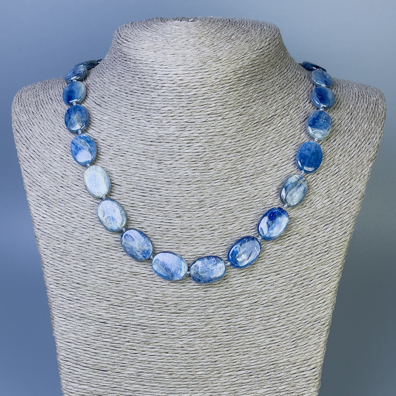Kyanite Necklace Oval 18×13 mm ±, 50 cm ± with clasp