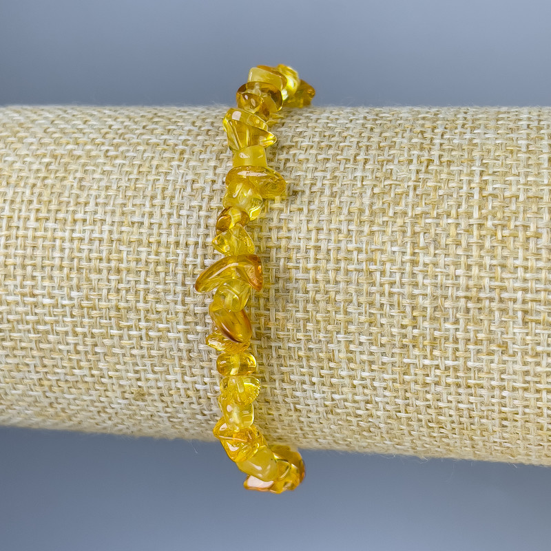 Bracelet Amber Chip, diameter 7x4mm +-, length 18cm+- stretch