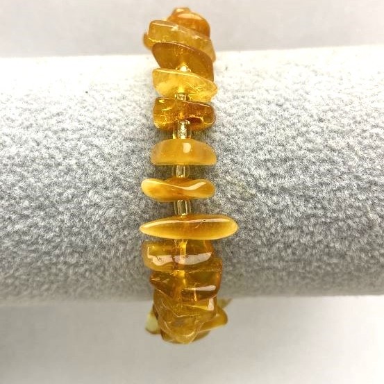 Bracelet Amber Chip, diameter 9-12x2-4mm+- with seed beads, length 18cm+-, stretch