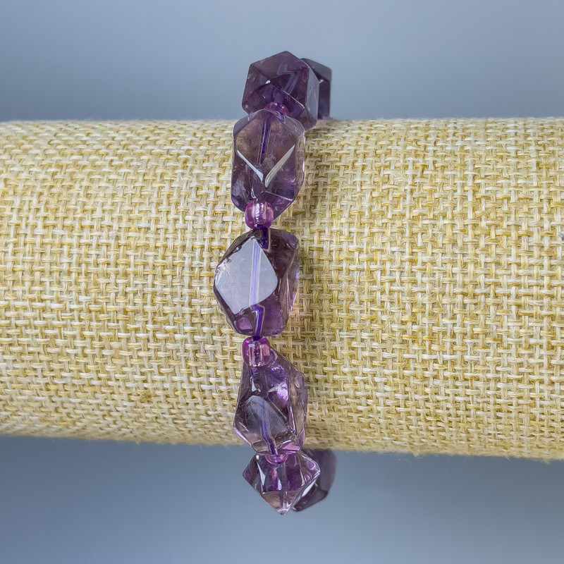 Bracelet Amethyst Mult facets 12-15×9-13mm+-, length 18cm+- stretch
