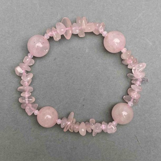 Bracelet Pink Quartz Smooth Bead 12mm + 8x4mm碎 chips with seed beads, length 18cm+ stretch