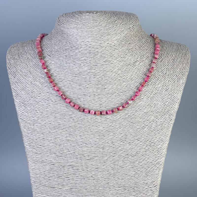 Rhodonite Beads Cube, 4x4mm diameter+-, length 50cm+- with clasp
