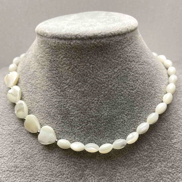 Choker with Mother-of-Pearl Beads, 5.5x9mm+- heart 12x12x4mm+ silver metal, length 35-42cm+- with extender
