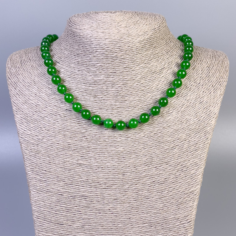 Chrysoprase Bead Necklace smooth round beads, 8mm diameter, 45cm length +/- with clasp