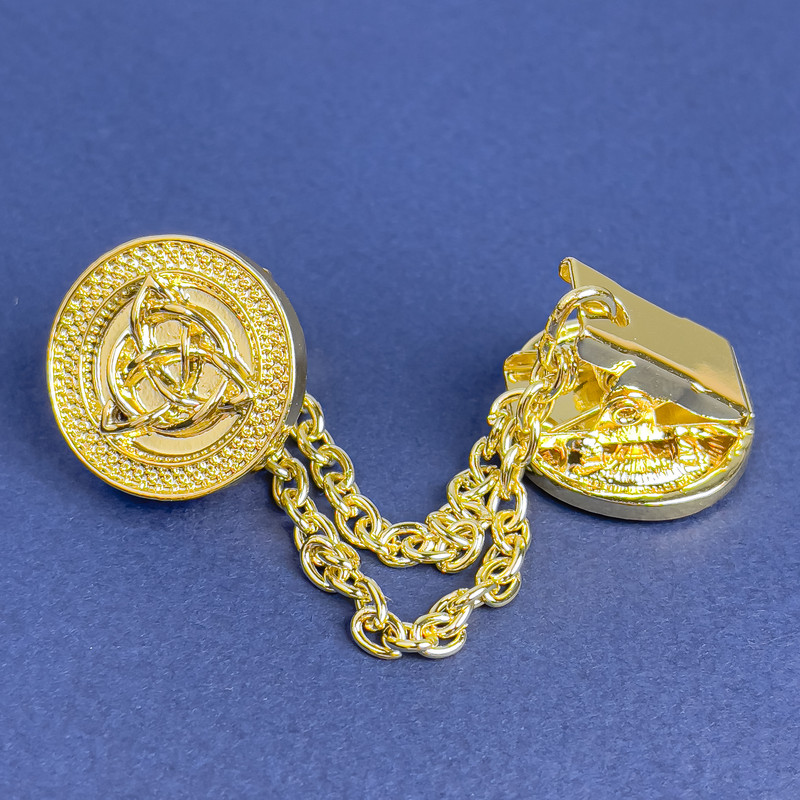 Brooch for cardigans in golden metal, diameter 20mm± chain length 9cm+