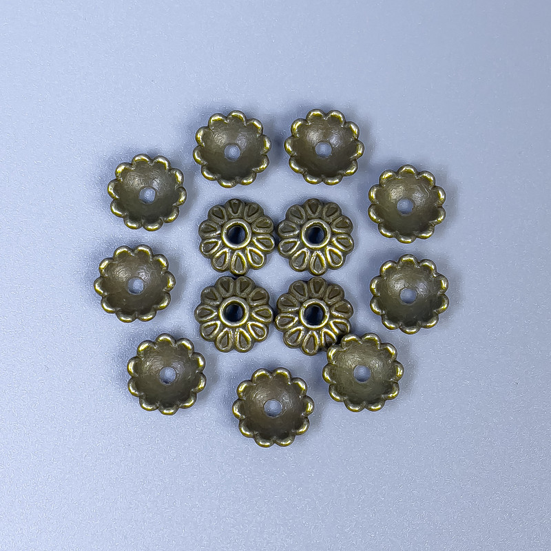 End caps for beads, bronze color, diameter 8x1 mm ± hole, diameter 1.5 mm ± packaging (~ 32 pcs)