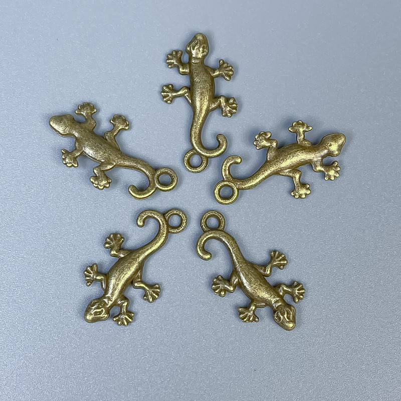Pendant Finding Lizard in Bronze Tone, 23x13x2 mm ± hole Ø 2 mm ± packaging 12 pcs